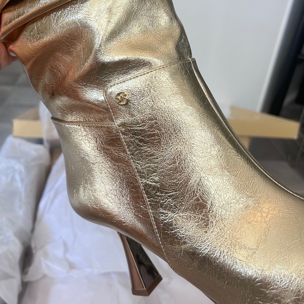 Michael Kors Amali Scrunch Boot Pale Gold Metallic Leather Womens 9.5 MSRP $365